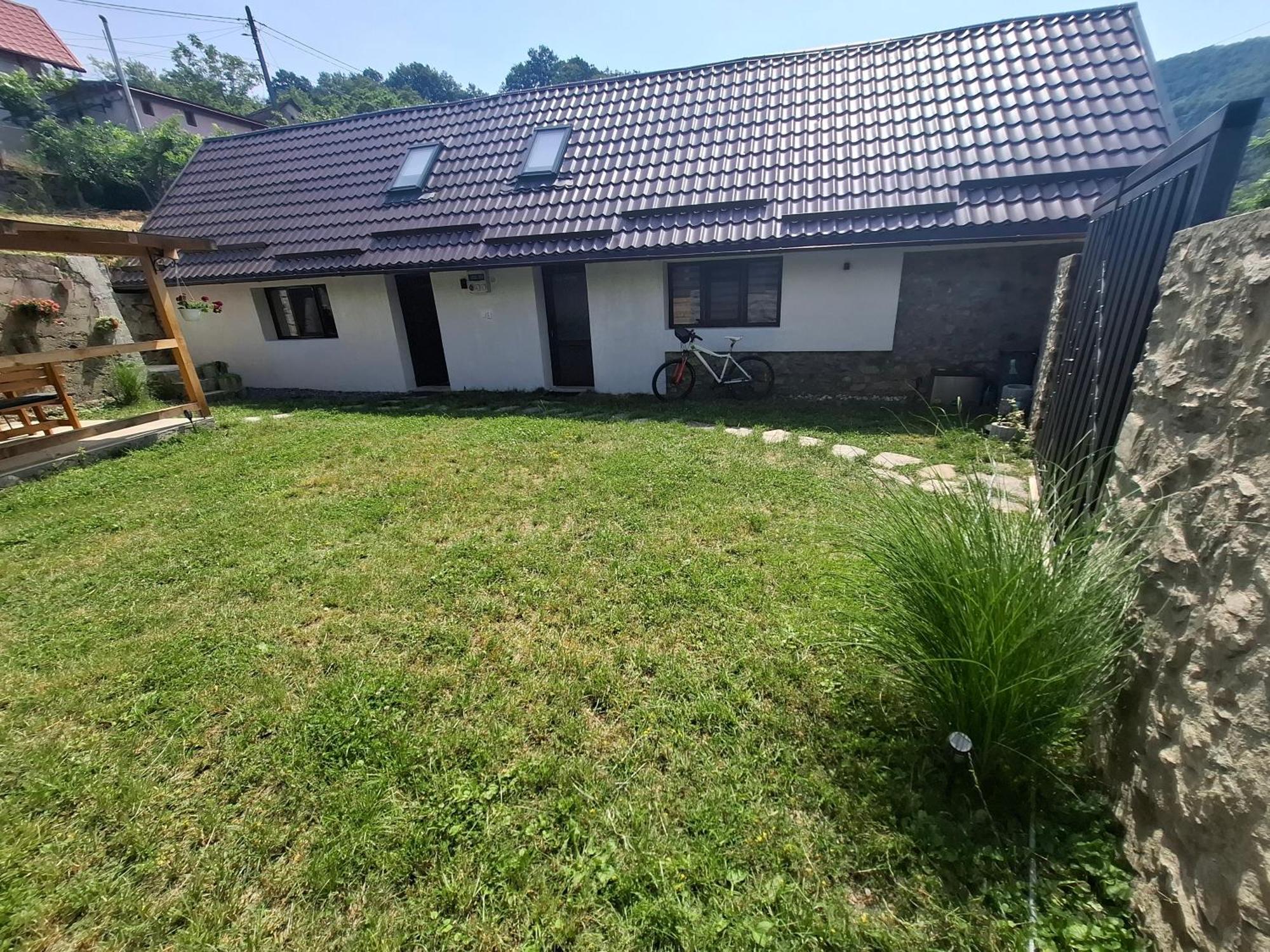 Villa Casa Noua à Sasca Montană Extérieur photo